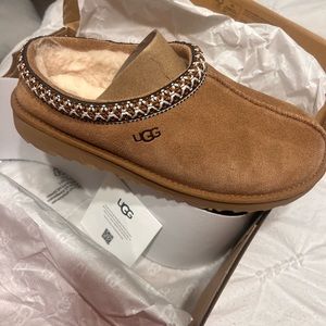 UGG Tasman